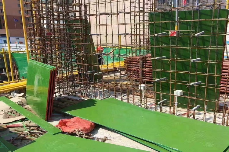 钢化膜塑面建筑模板：提升建筑质量和效率的首选之道